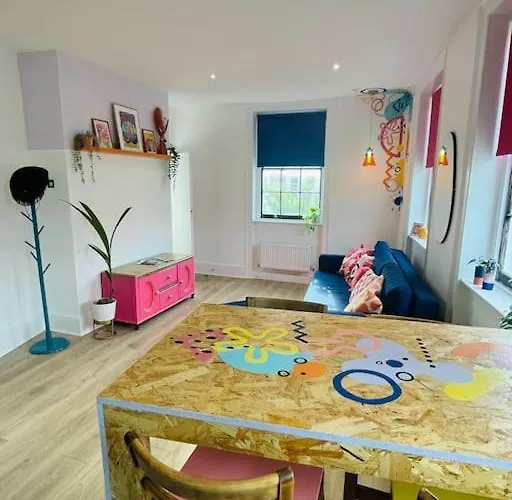 Colourful Apartment In Margate